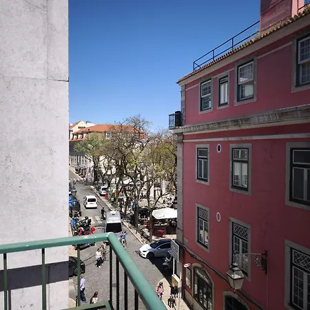 شقة With Three Bedroom In Historic Largo Do Carmo *
